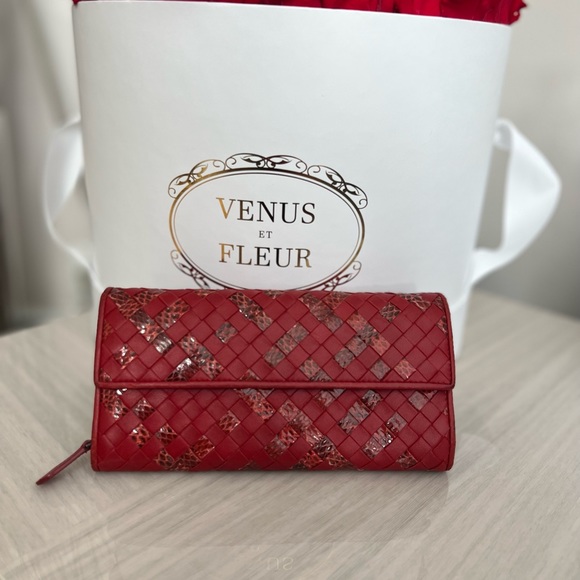 Bottega Veneta Wallet - Picture 8 of 14